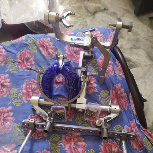 Meyfield Retractor 3 Pin Set Manufacturers in Delhi